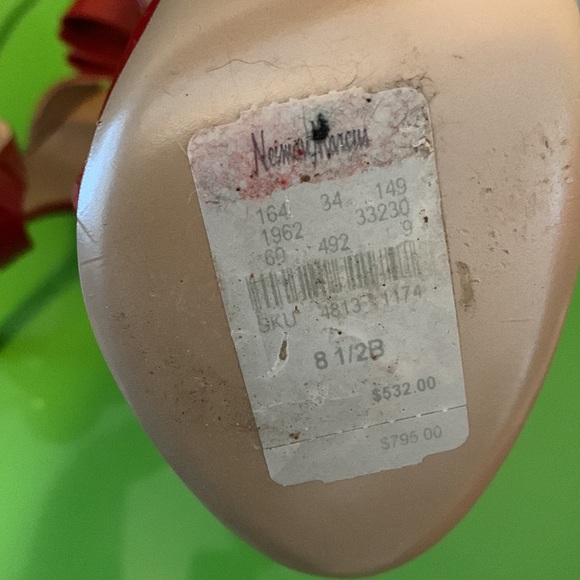 BRAND NEW Women’s Valentino Garavani Red Size 7 High Heels Box and Dust Bag - Picture 7 of 13